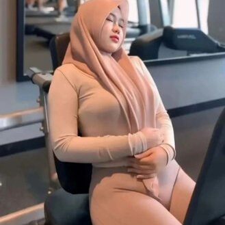 Cerita Sex Melayani Nafsu Seorang Guru Yang Masih Perawan